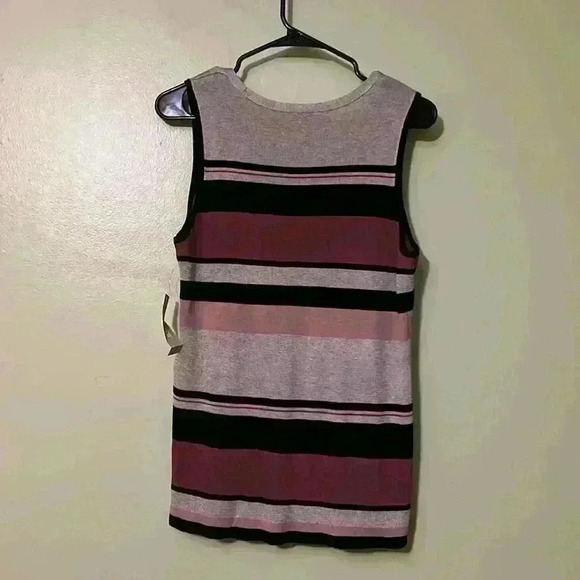 Chico’s woman’s sleeve less Summer, spring blouse. - Picture 4 of 4